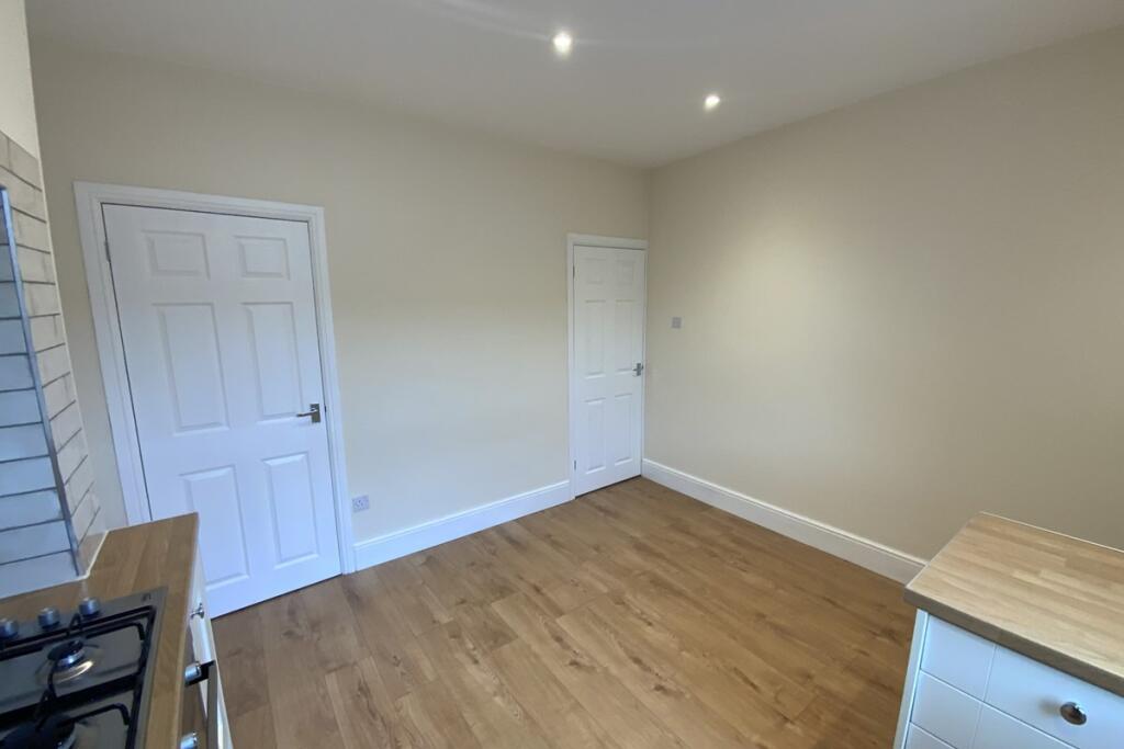 kitchen/dining room 