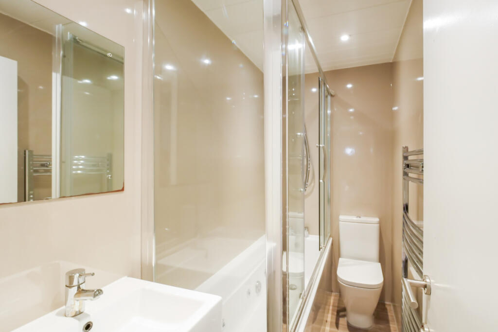 51 Beresford Street, Bathroom