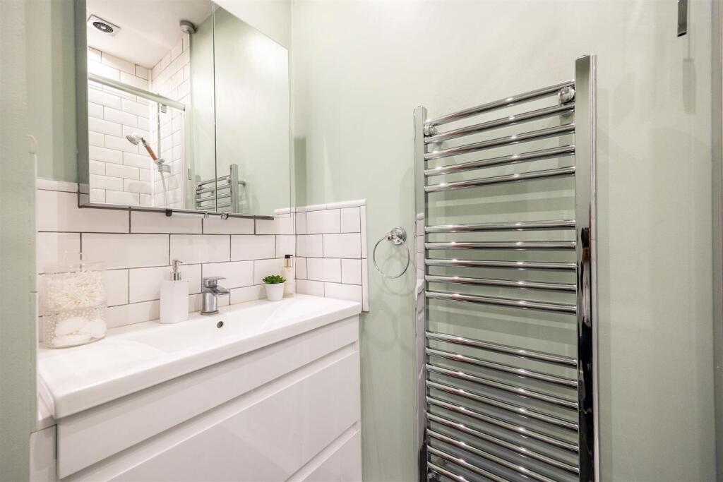 Bathroom Vanity Unit.jpg