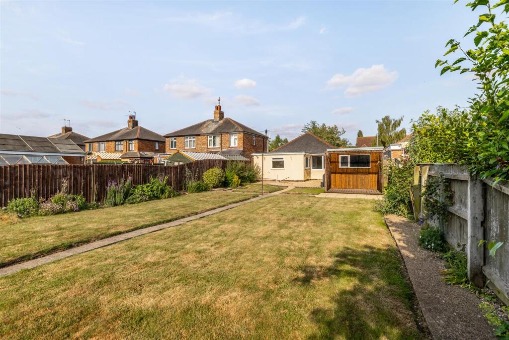 13 Hessle Drive (Boston)-13.jpg