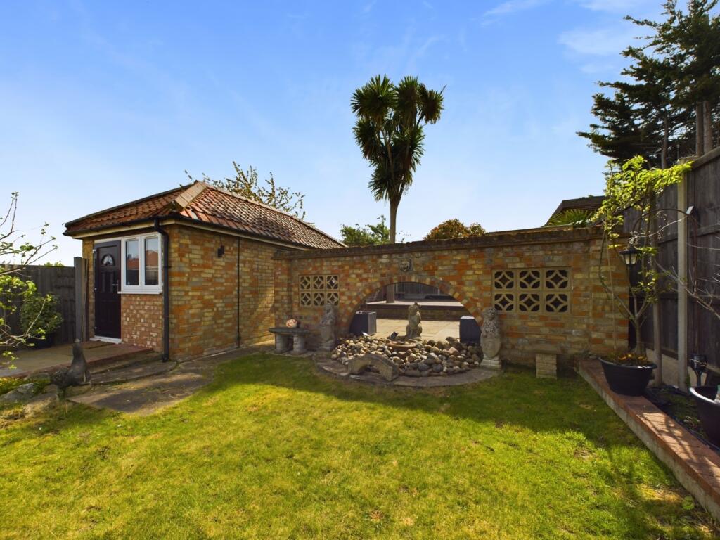 CAM03418G0-PR0049-STILL029