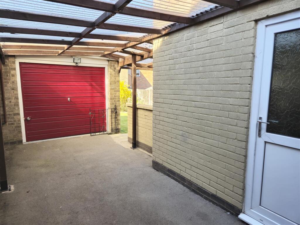 Detached Garage