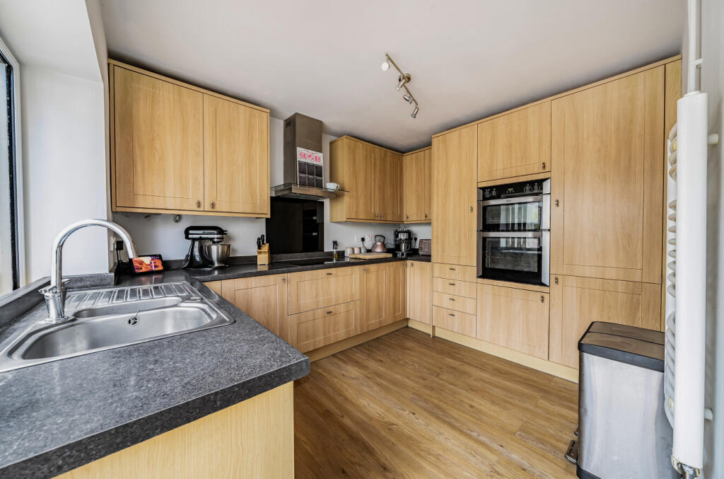 16-681b826359c50-...