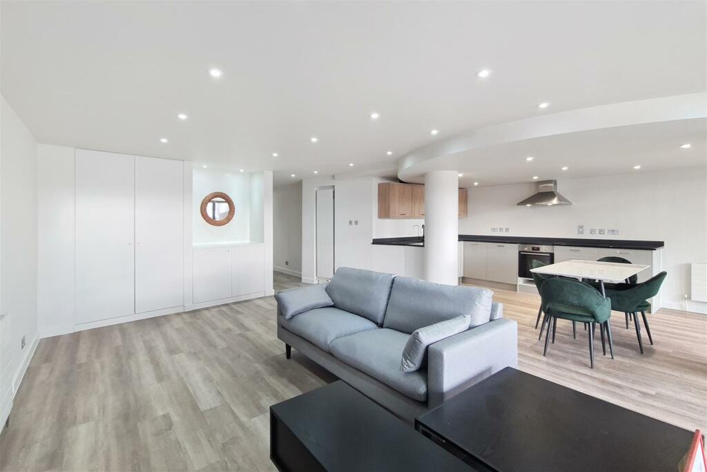 3_Kitchen Reception-2.jpg