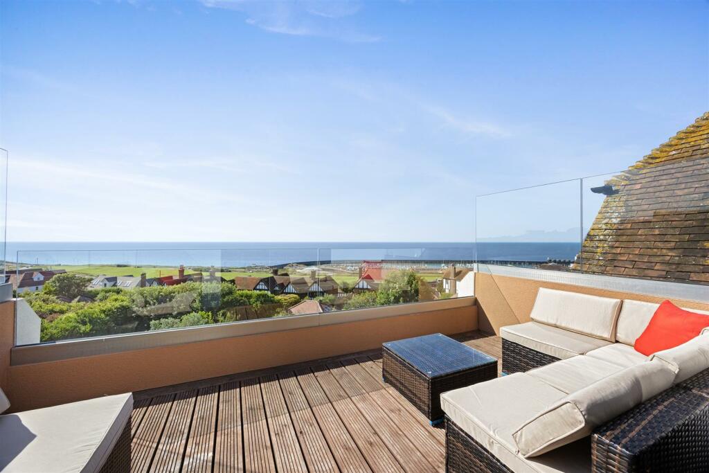Roedean Crescent, 4-024.jpg