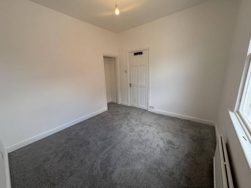 3 rose cottages bedroom q.jpeg