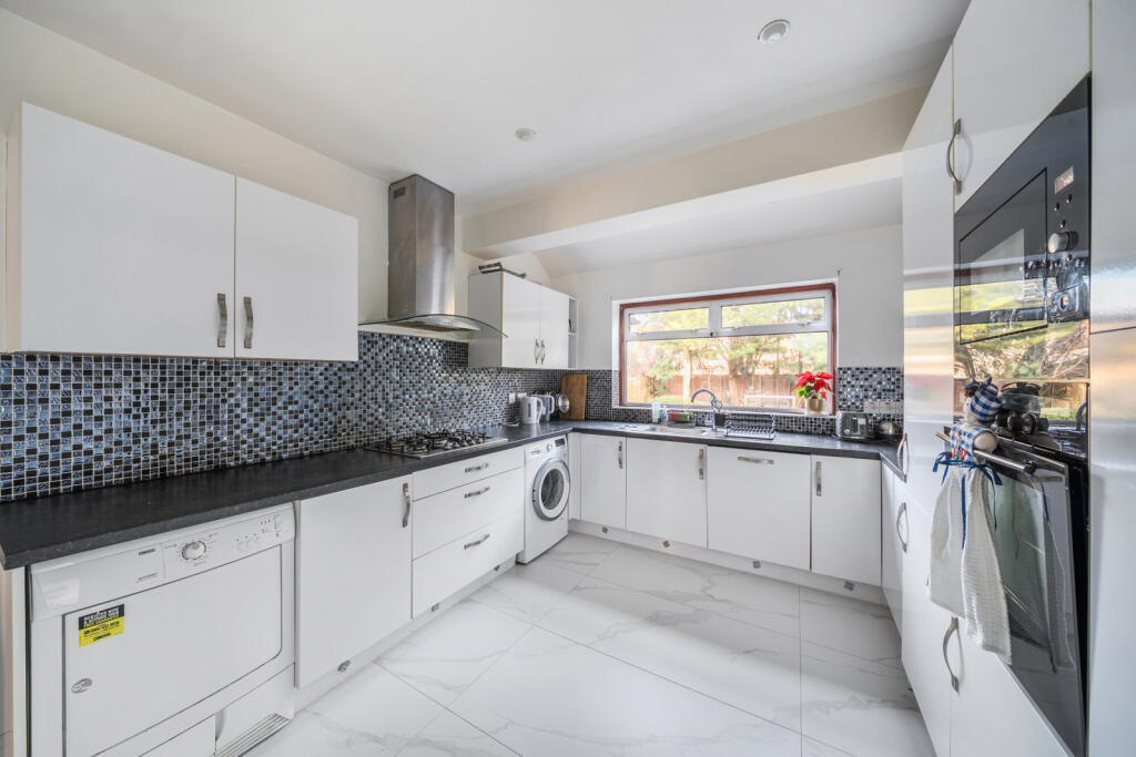 1383830-5-6929b94...