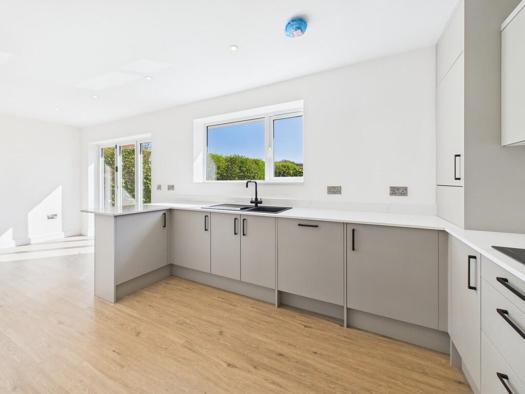 CAM02854G0-PR0364...