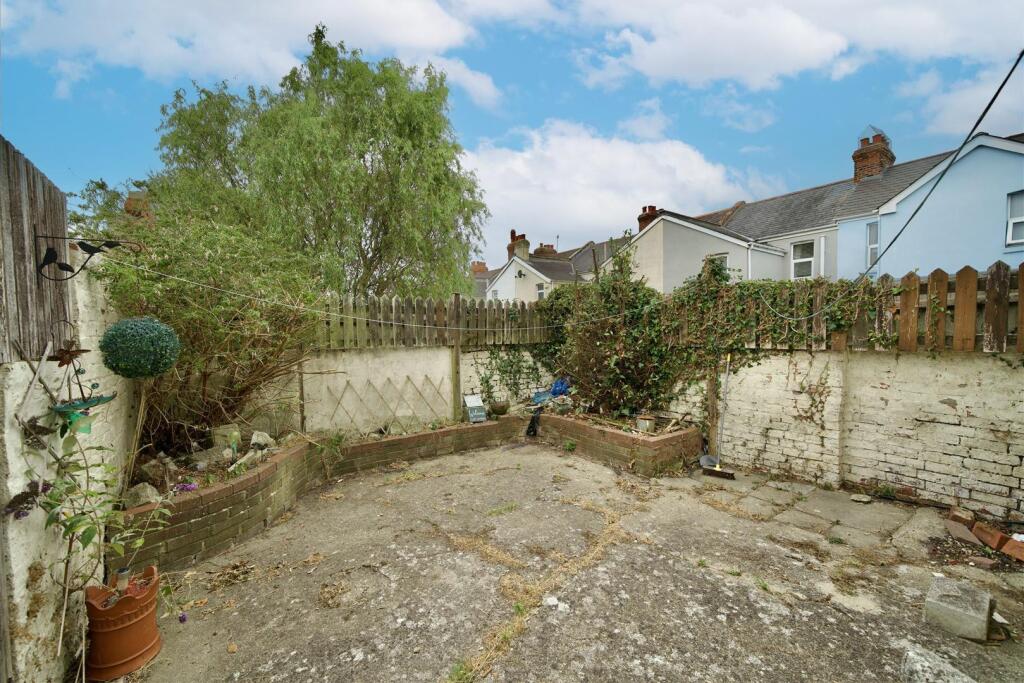 longcroft garden 2 edit.jpg