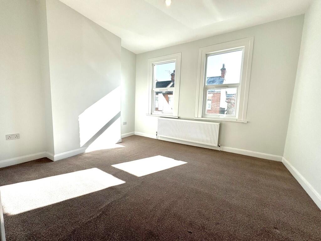 Wallis Ave bed 1 ...