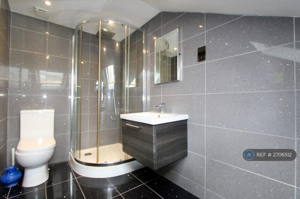 2/f Ensuite