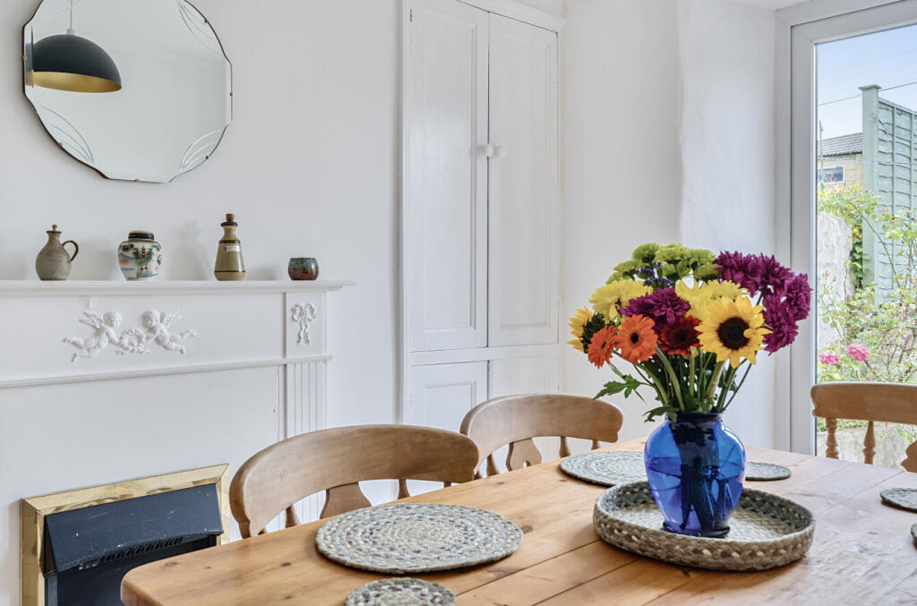 1320435-12-687e09...