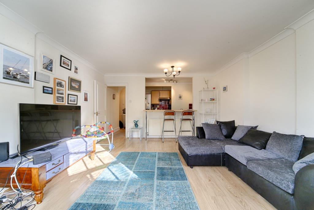 Lounge / Kitchen