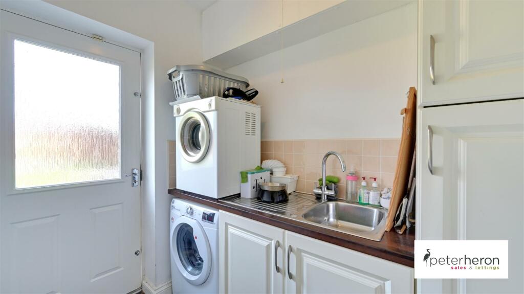 Breakfasting Kitchen