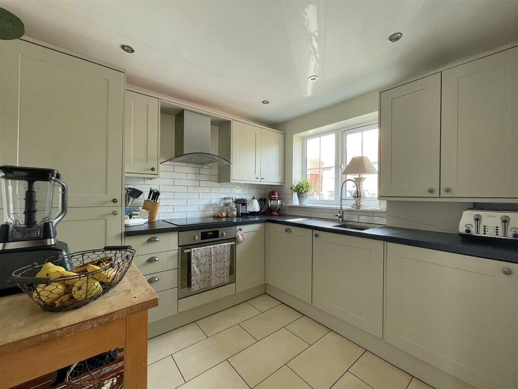 Kitchen (1).jpeg