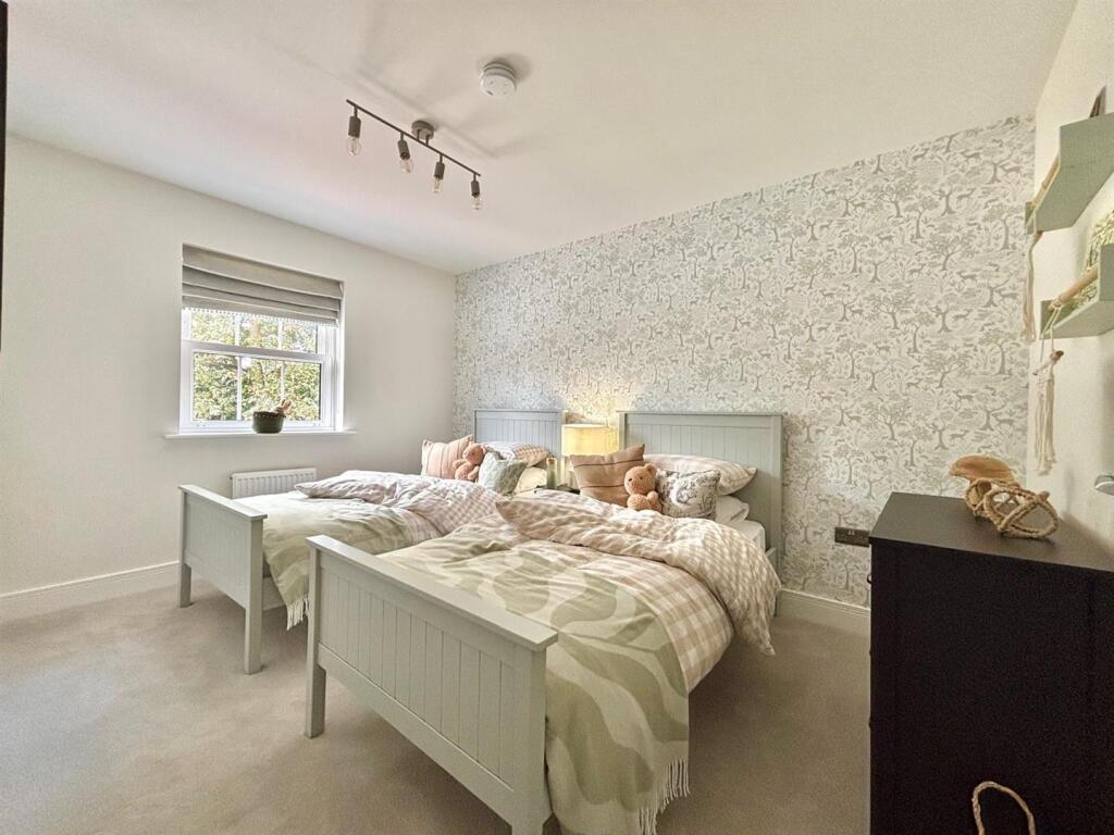 WhatsApp Image 2025-09-15 at 17.00.33_7deae9a3.jpg