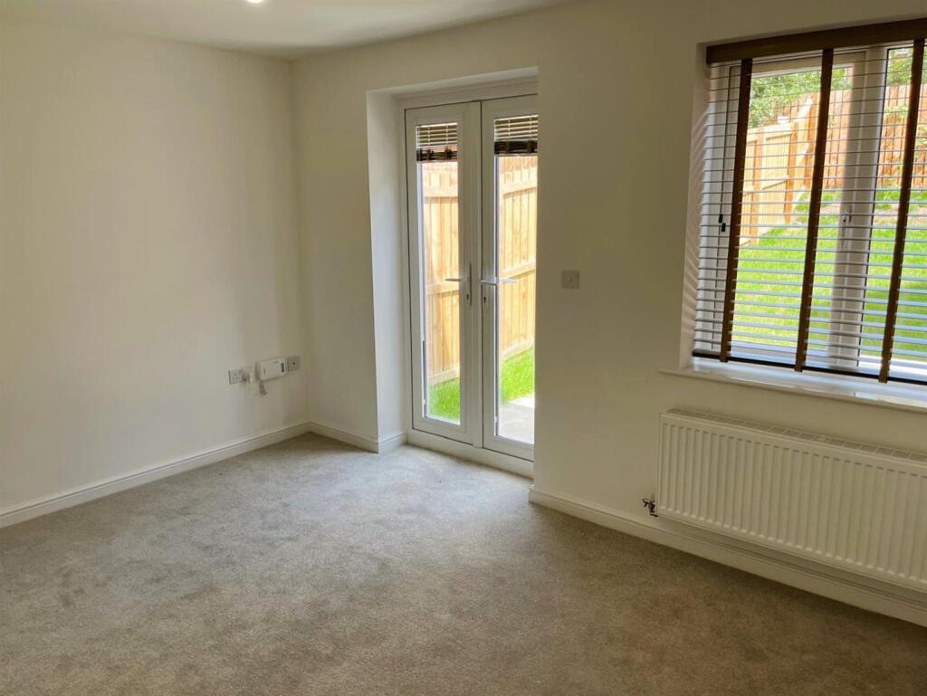 living room 4.jpg