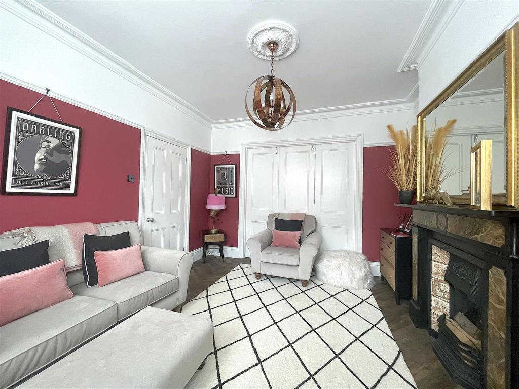 Living Room (4).jpeg