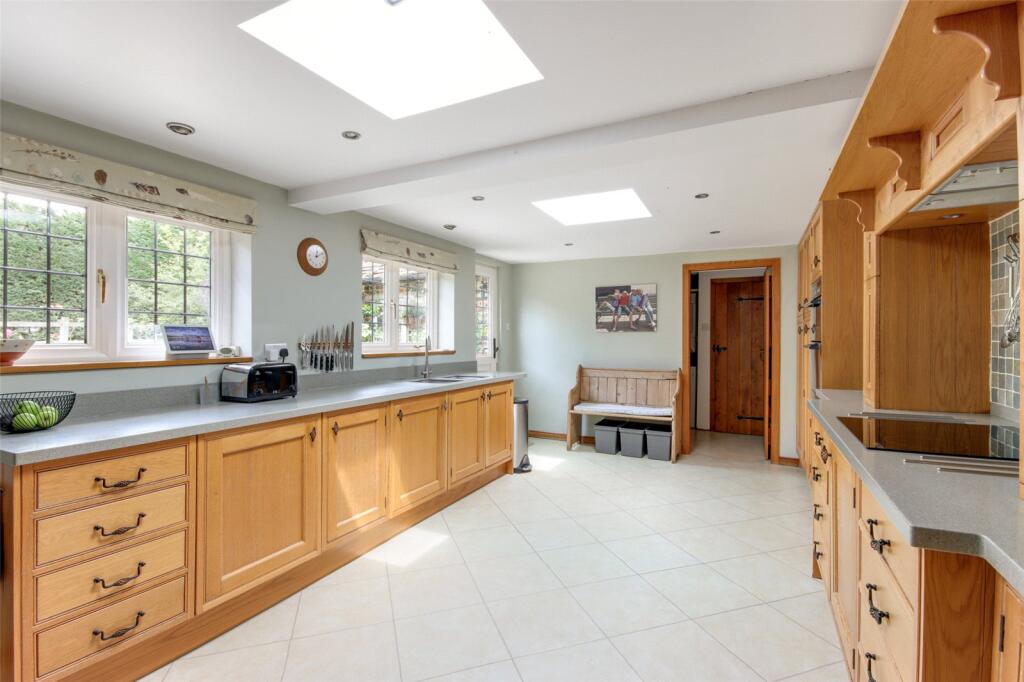 Kitchen/Breakfast Rm