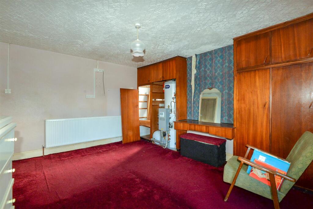 Bedroom1 2.jpg