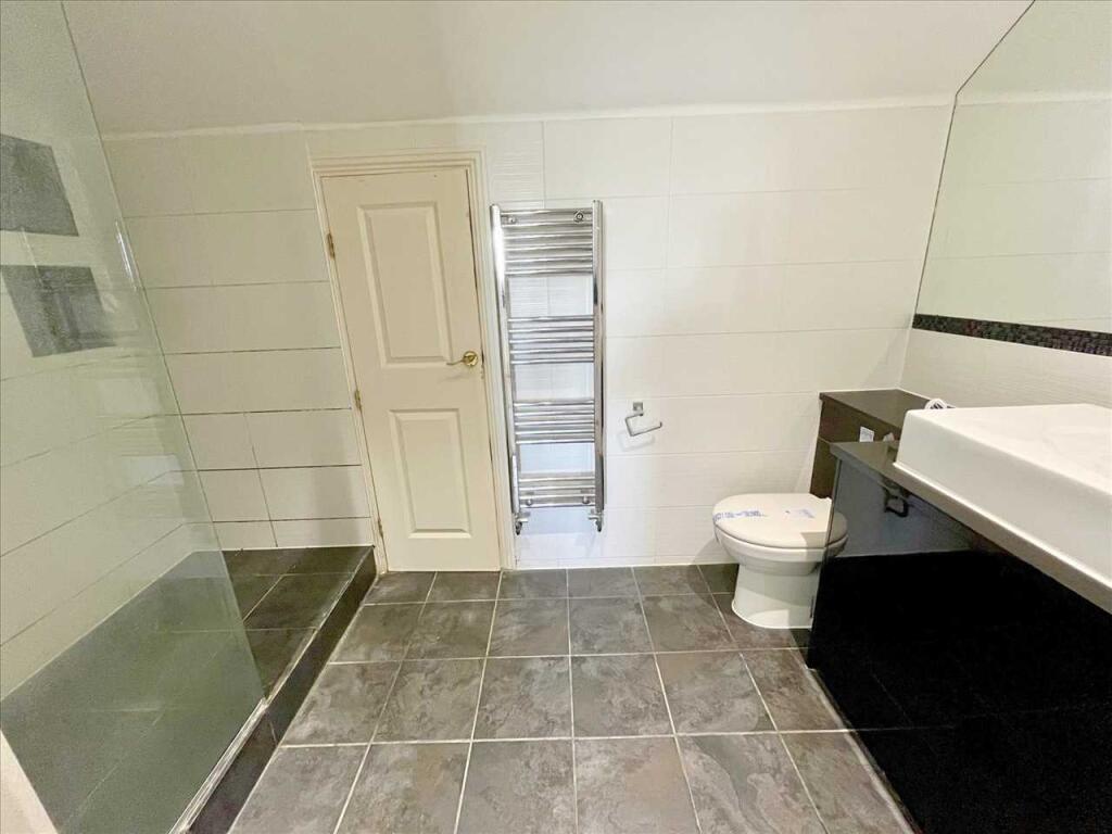EN SUITE SHOWER