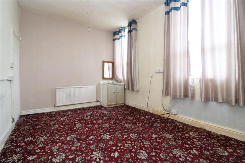 MASTER BEDROOM T202509181619.jpg