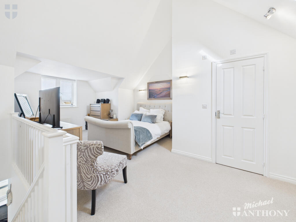 CAM03852G0-PR0460-STILL001