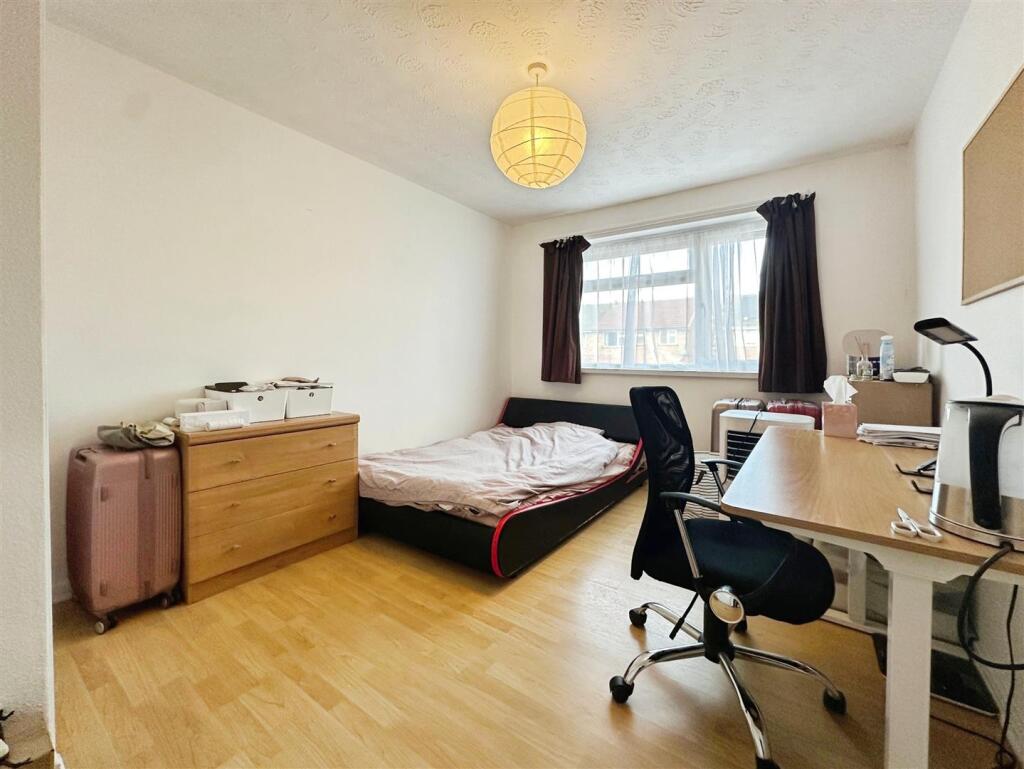 aae93218--46A4-922D-CBBF286ED9CD-63371-00002B9A358