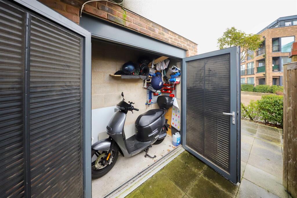 88 Churchill Road (17) copy.jpg