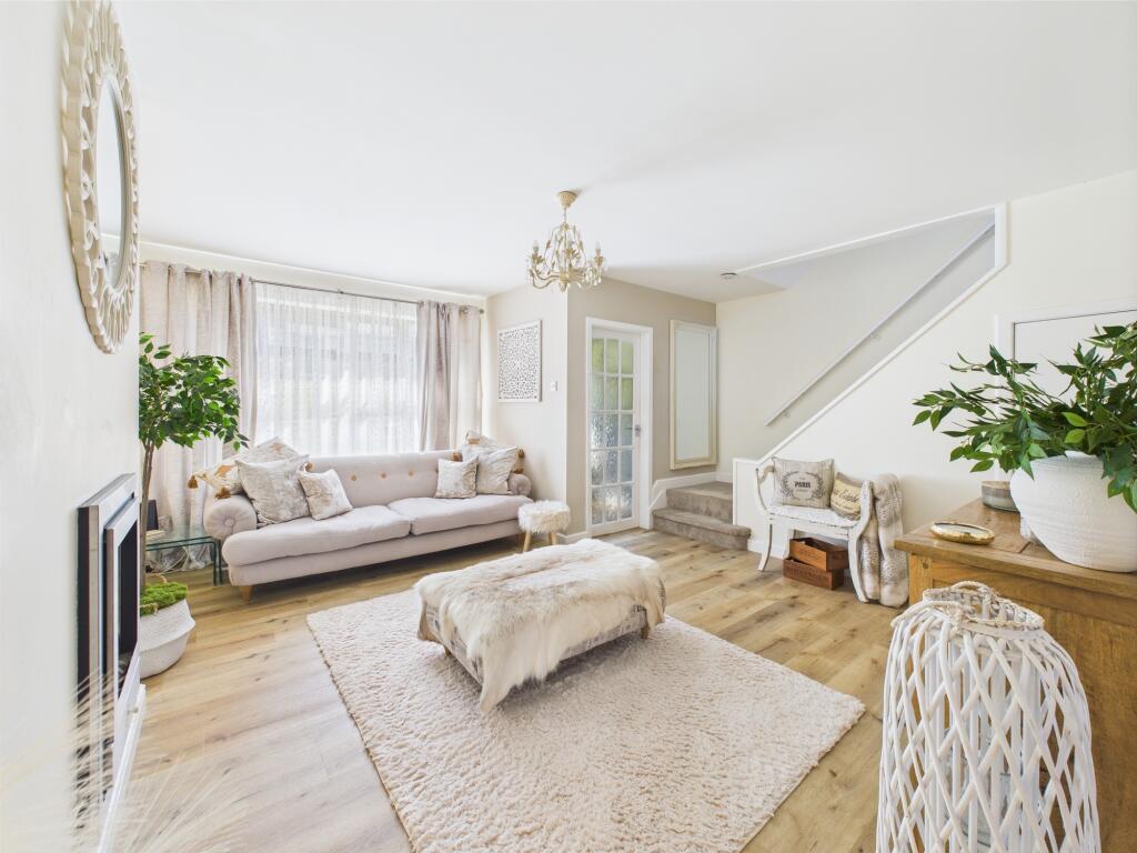 CAM05192G0-PR0056-STILL005