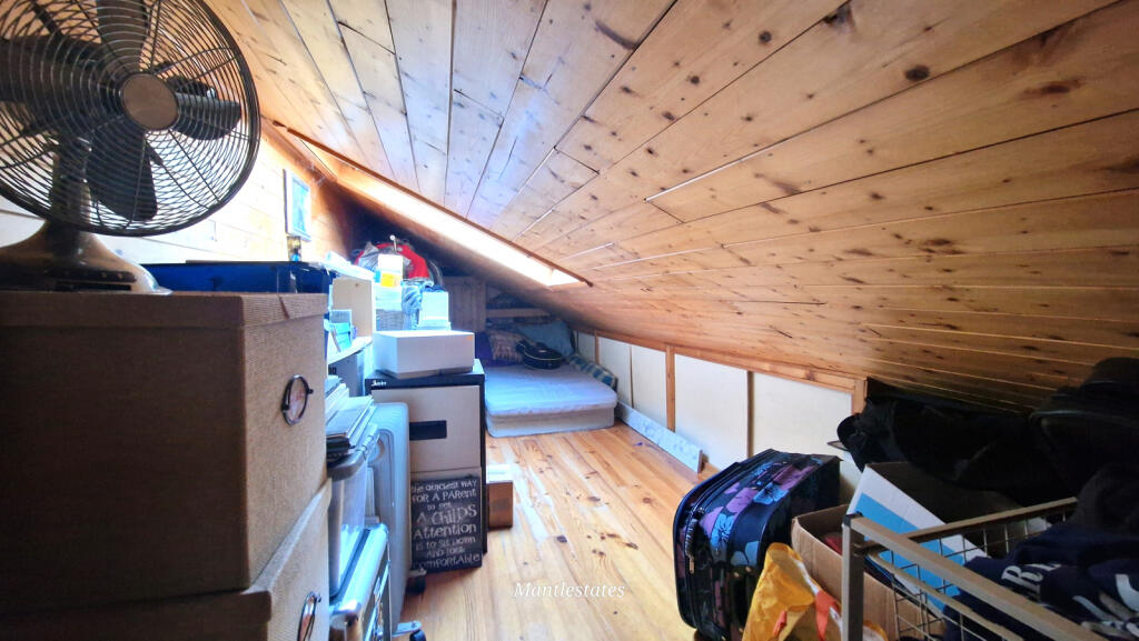 LOFT ROOM