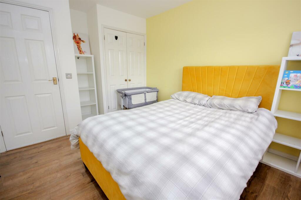 Guest Room1.jpg