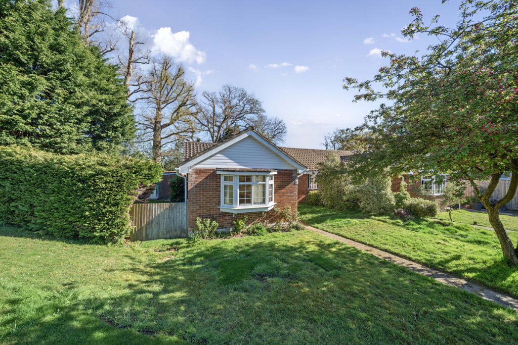 Front elevation showing expanse of front and side plot