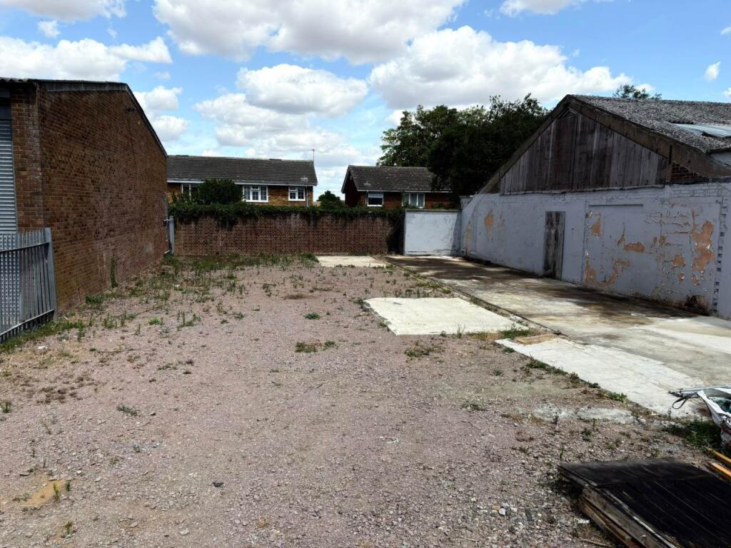 Yard (2)