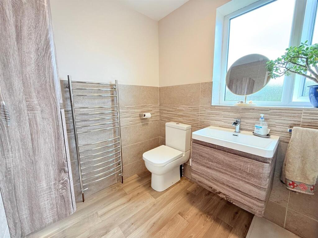newbathroom1.jpg