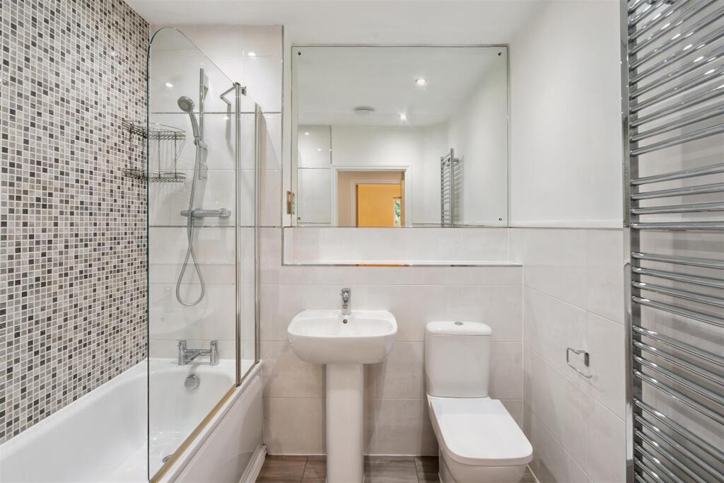 Apartment 26 Kensington Court,, 5C Highfield Road 