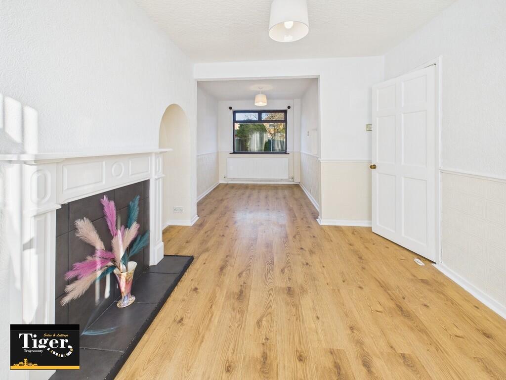 CAM02176G0-PR0761...