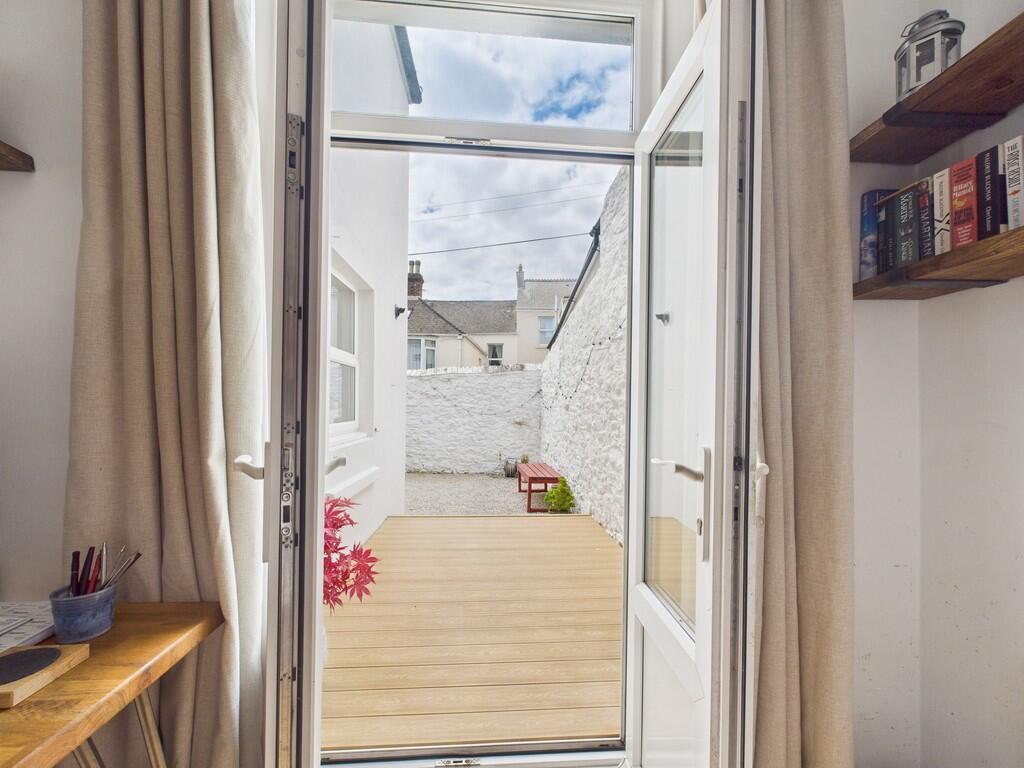 CAM02089G0-PR0541...