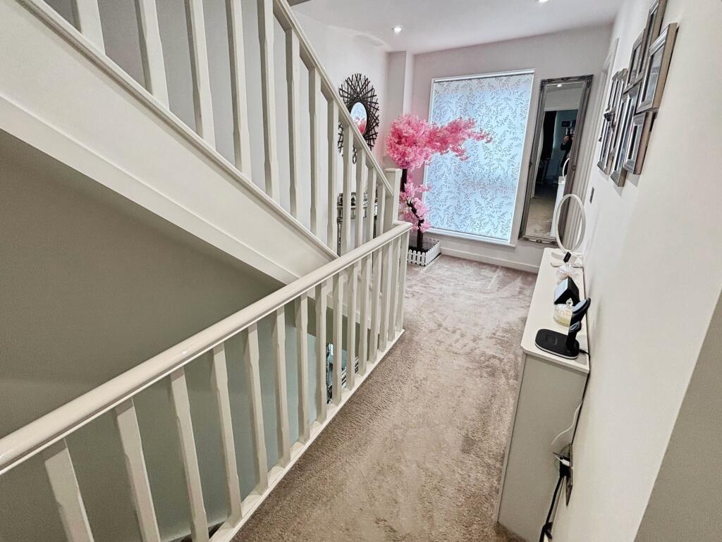 da5c92c5hallway