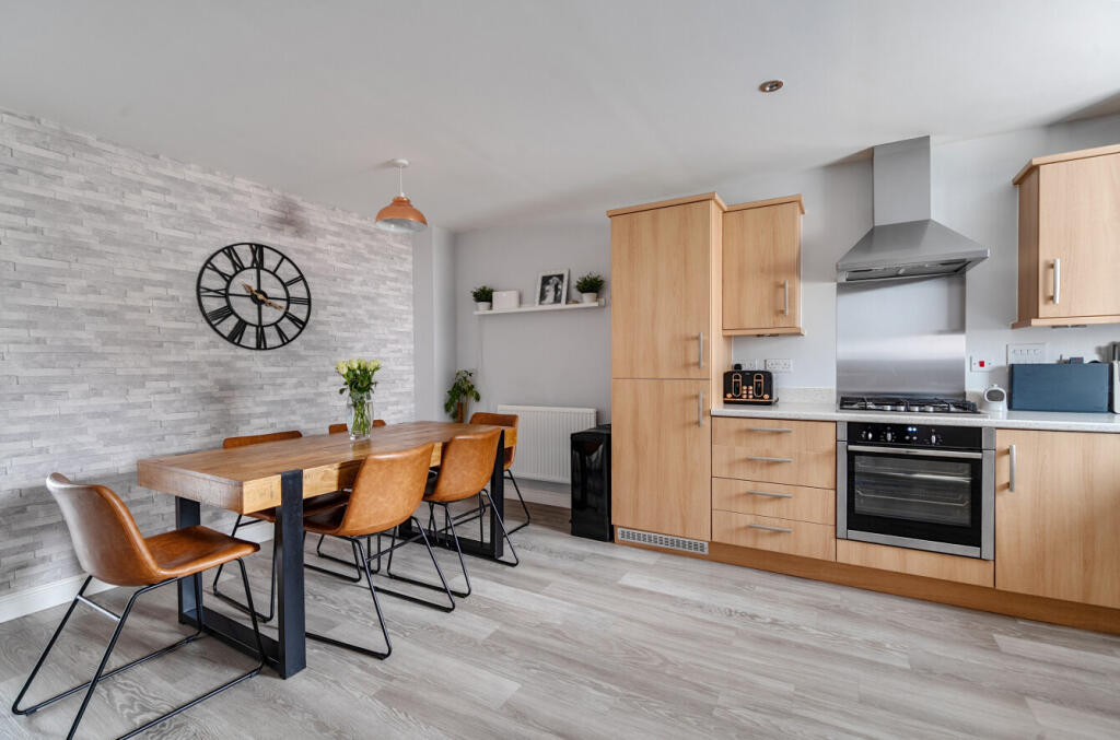 1365142-11-68f225...