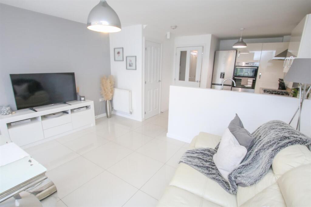 OPEN PLAN LIVING DINING KITCHEN