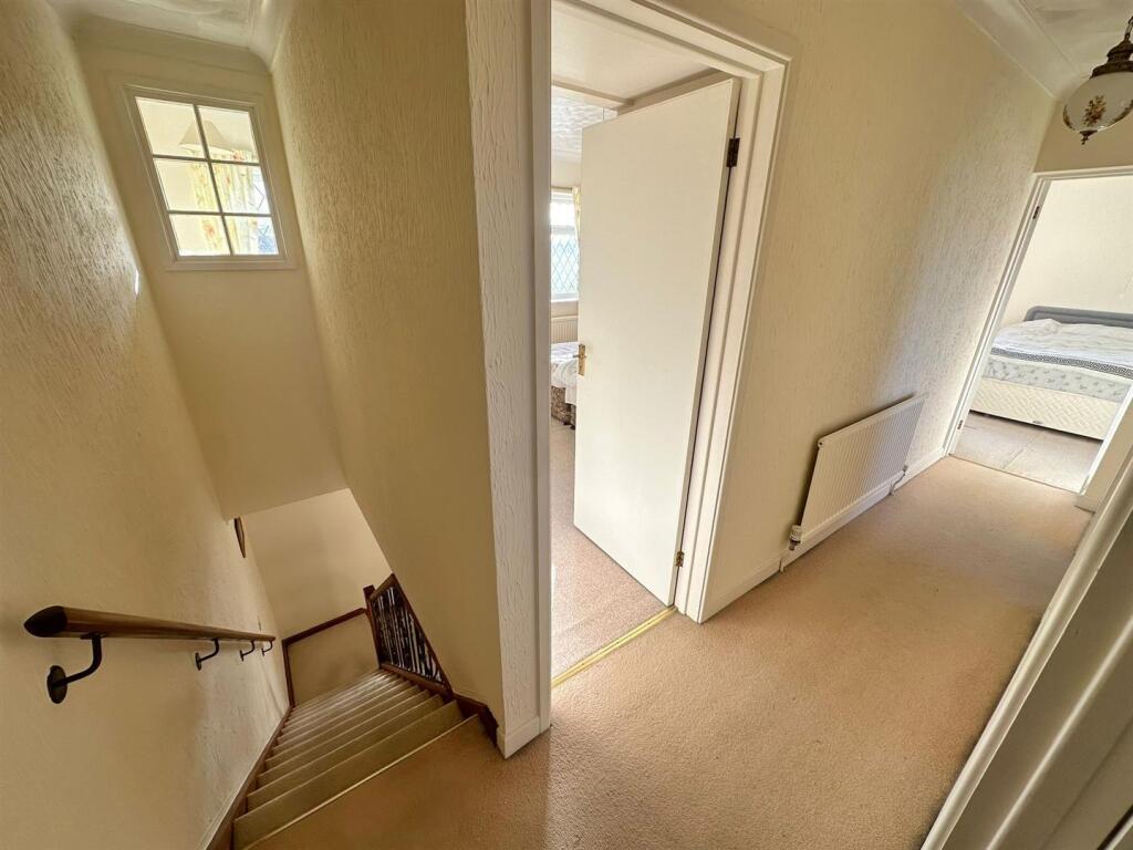 FIRST FLOOR LANDING