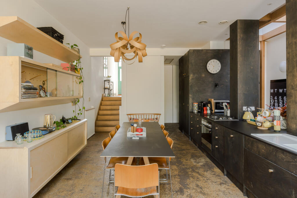 218581 - 21 Ickburgh Road-8.jpg