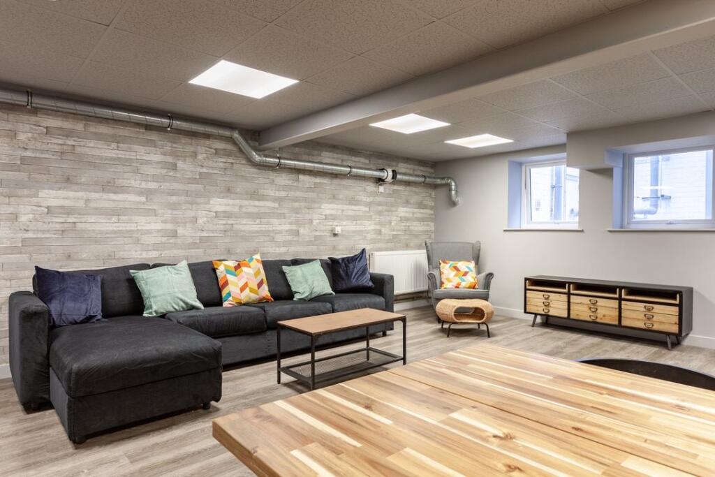 BFFA80EF-38A5-4B18-8