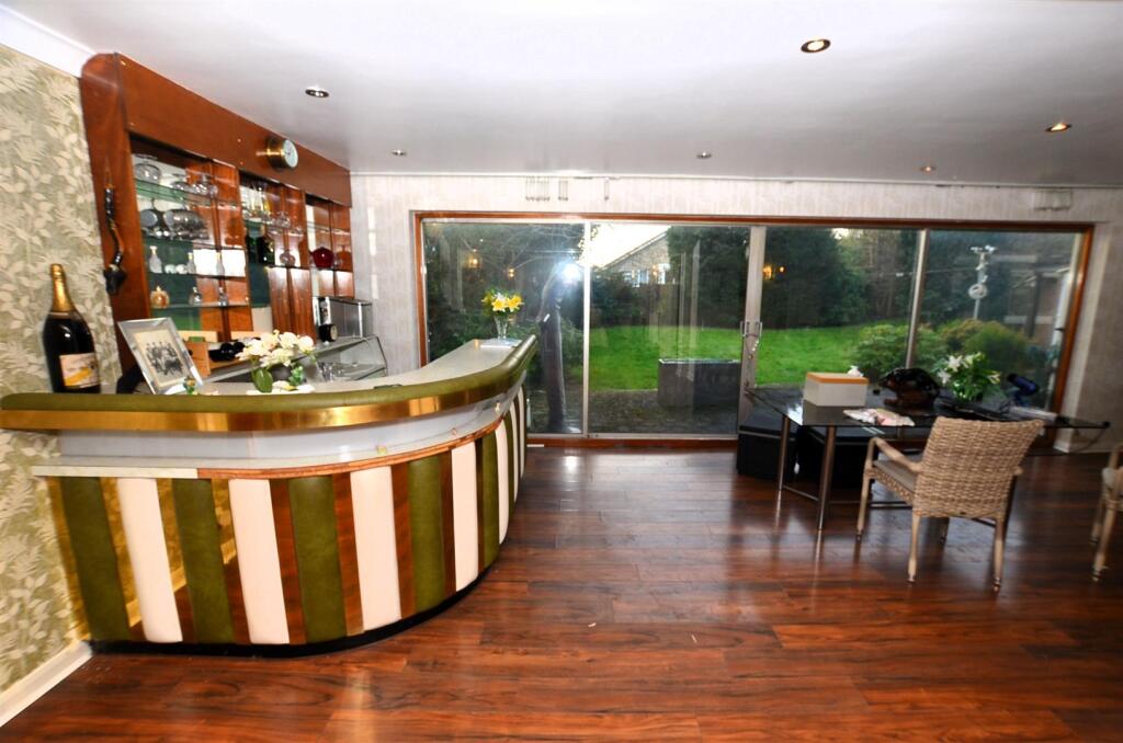 Entertaining / Family Media Room