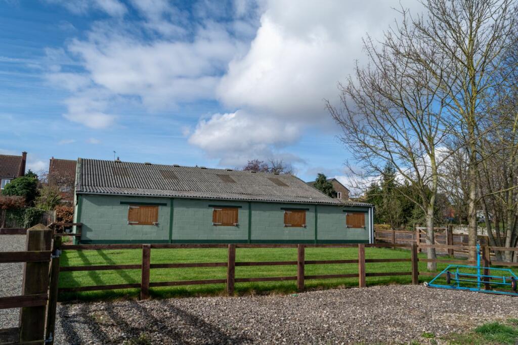 Barn/Stables