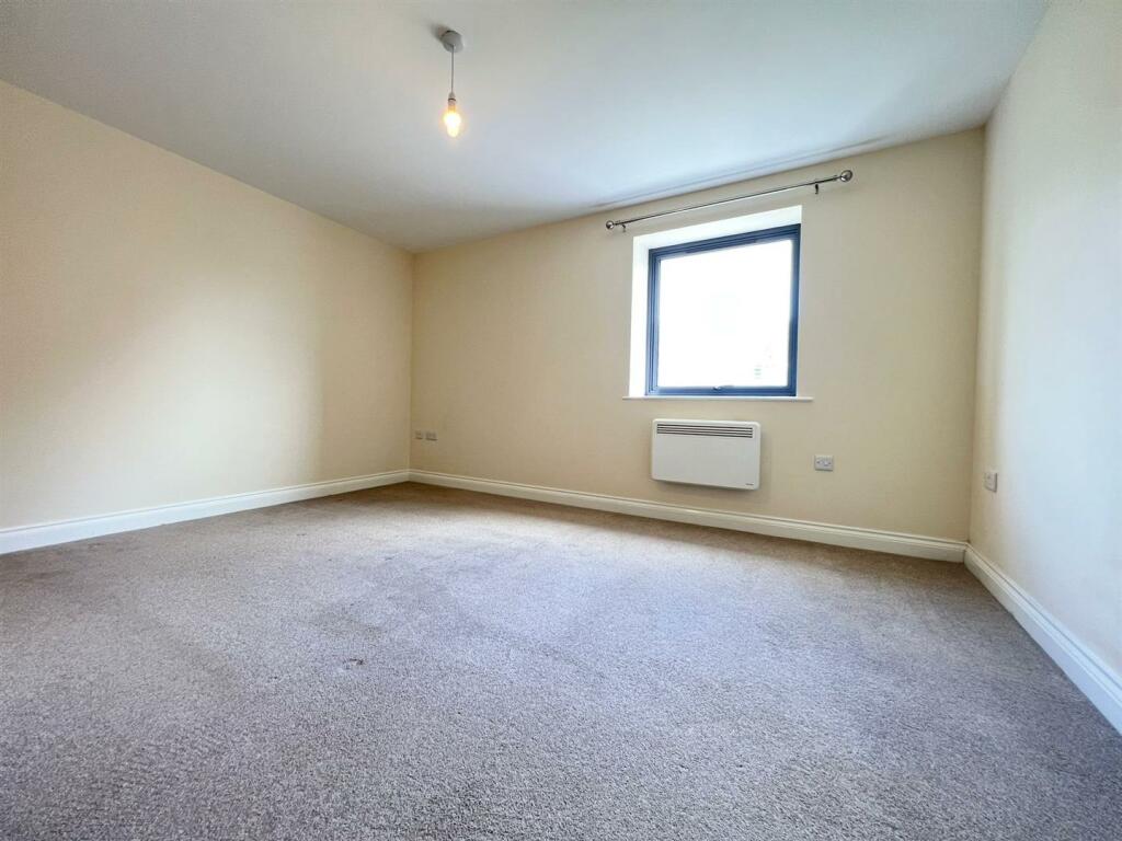 USE bedroom (12).jpg