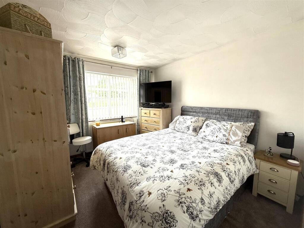 5 main road bed.jpeg