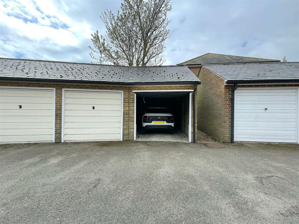 Garage (2).jpeg
