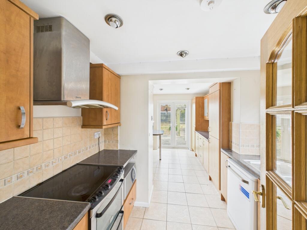 CAM01791G0-PR0157-STILL015